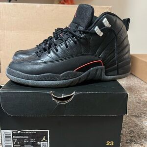Retro Jordan 12 size Youth 7